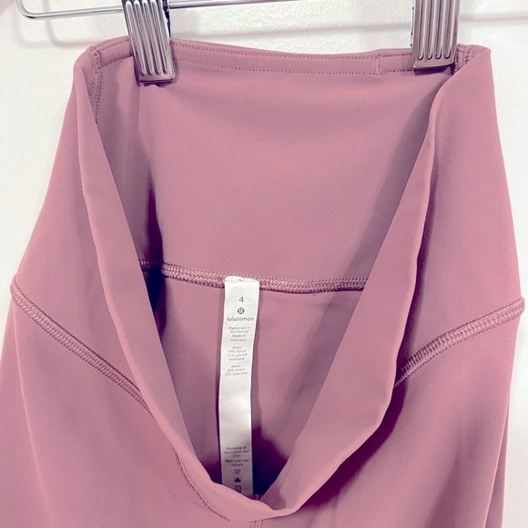 Lululemon Love Knot Crop *15" Figue 4 - Picture 14 of 14